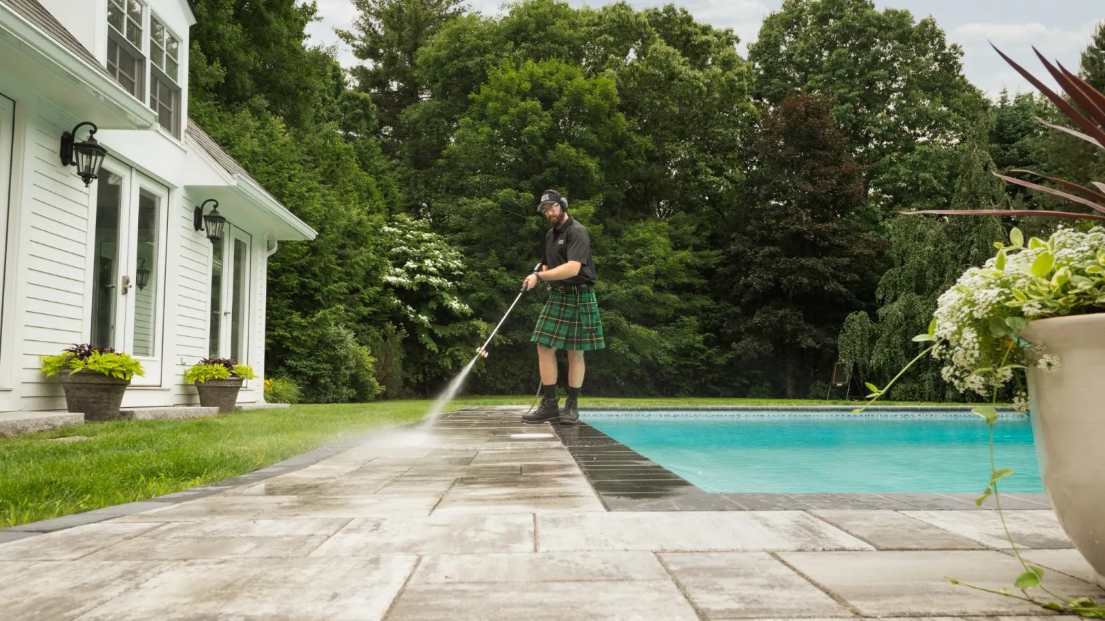 Advanced Equipment Pressure Washing Service in Dublin for Better Results